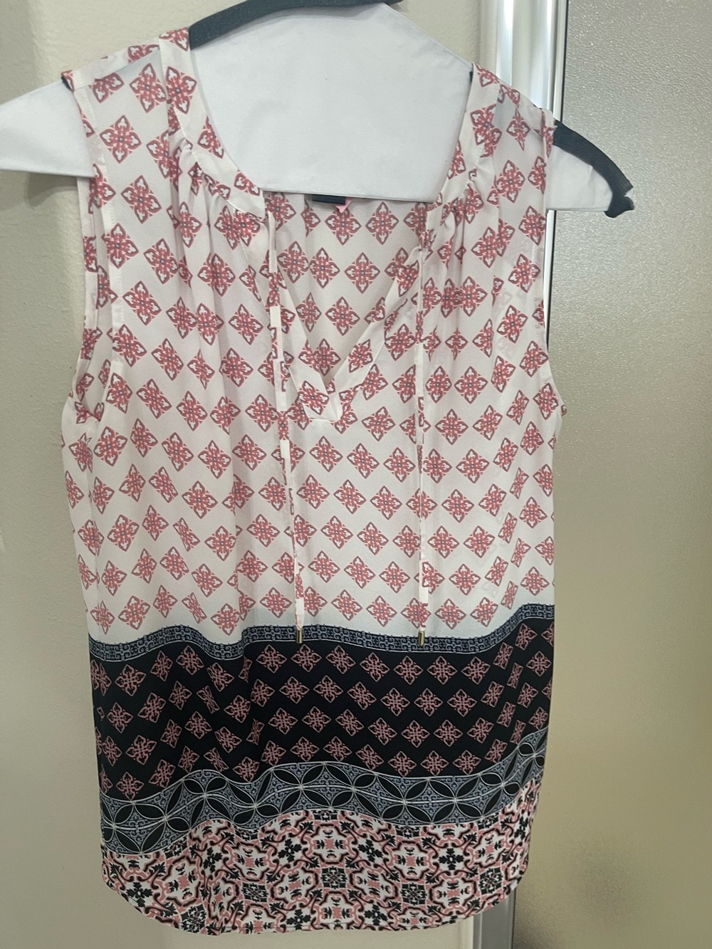 Ann Taylor Sleeveless Printed Camisole in White, Pink and Black